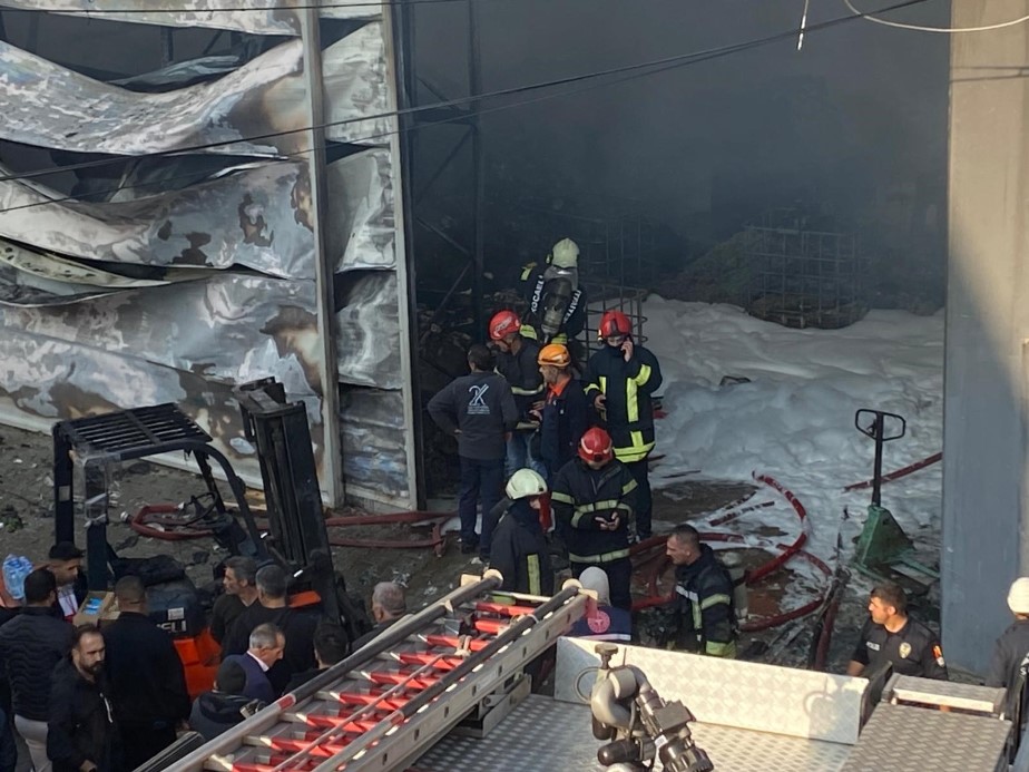Kocaeli’nde kozmetik fabrikasında yangın: 6 ölü, 1 yaralı