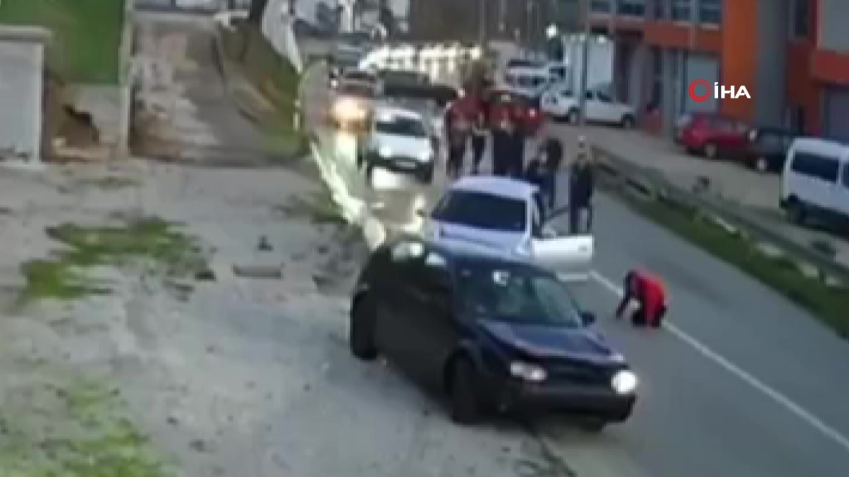 Bosna Hersek’te trafikte kavga: Araçla çevredekileri ezmeye çalıştı