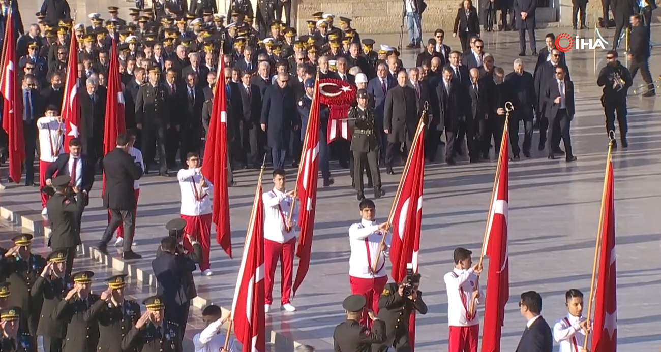 Devlet erkanı Anıtkabir'de