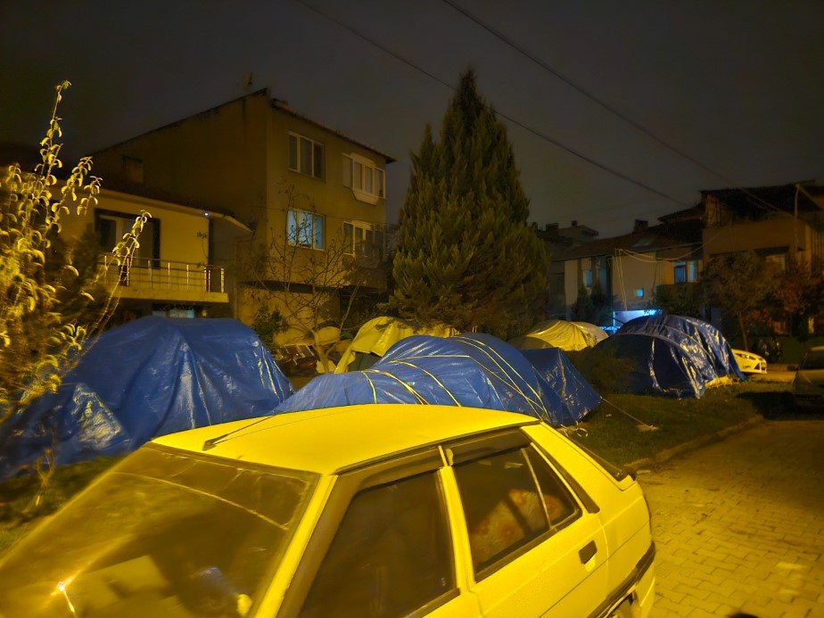 Sındırgı’da depremler vatandaşı tedirgin ediyor