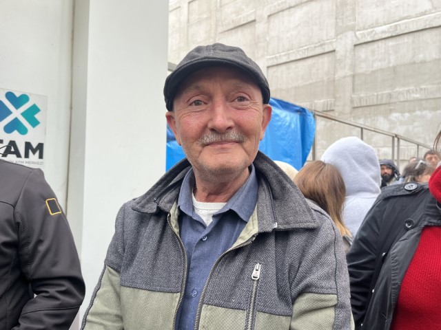 TOKİ başvurusu yapmak isteyen vatandaşlar yüzlerce metre kuyruk oluşturdu