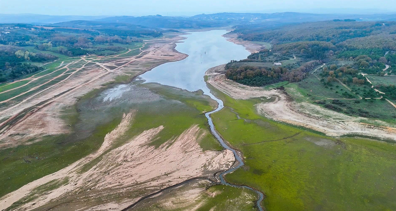 Mega kentte kuraklığın izleri havadan görüntülendi