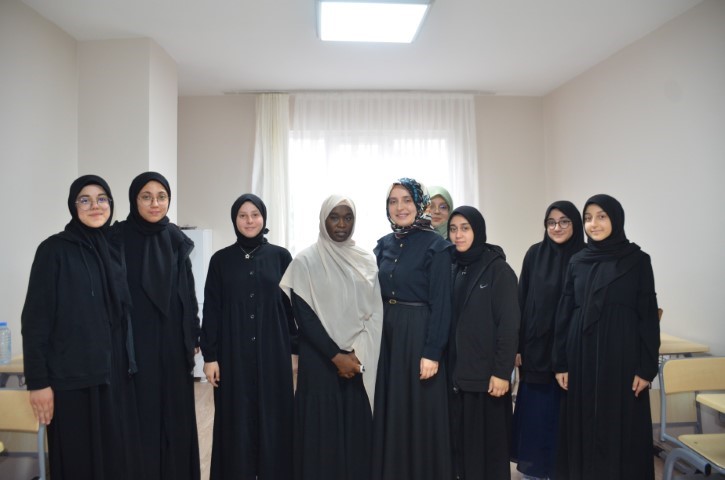 Türkiye’ye eğitim için geldi, her gün 3 saat uykuyla azmederek 8 ayda hafız oldu