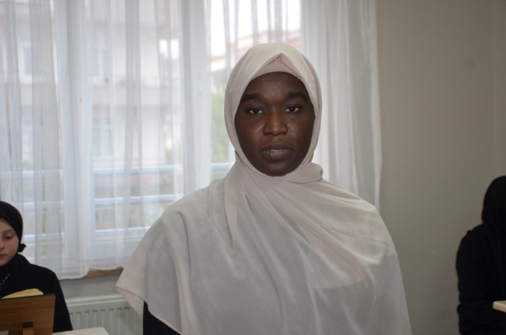 Türkiye’ye eğitim için geldi, her gün 3 saat uykuyla azmederek 8 ayda hafız oldu