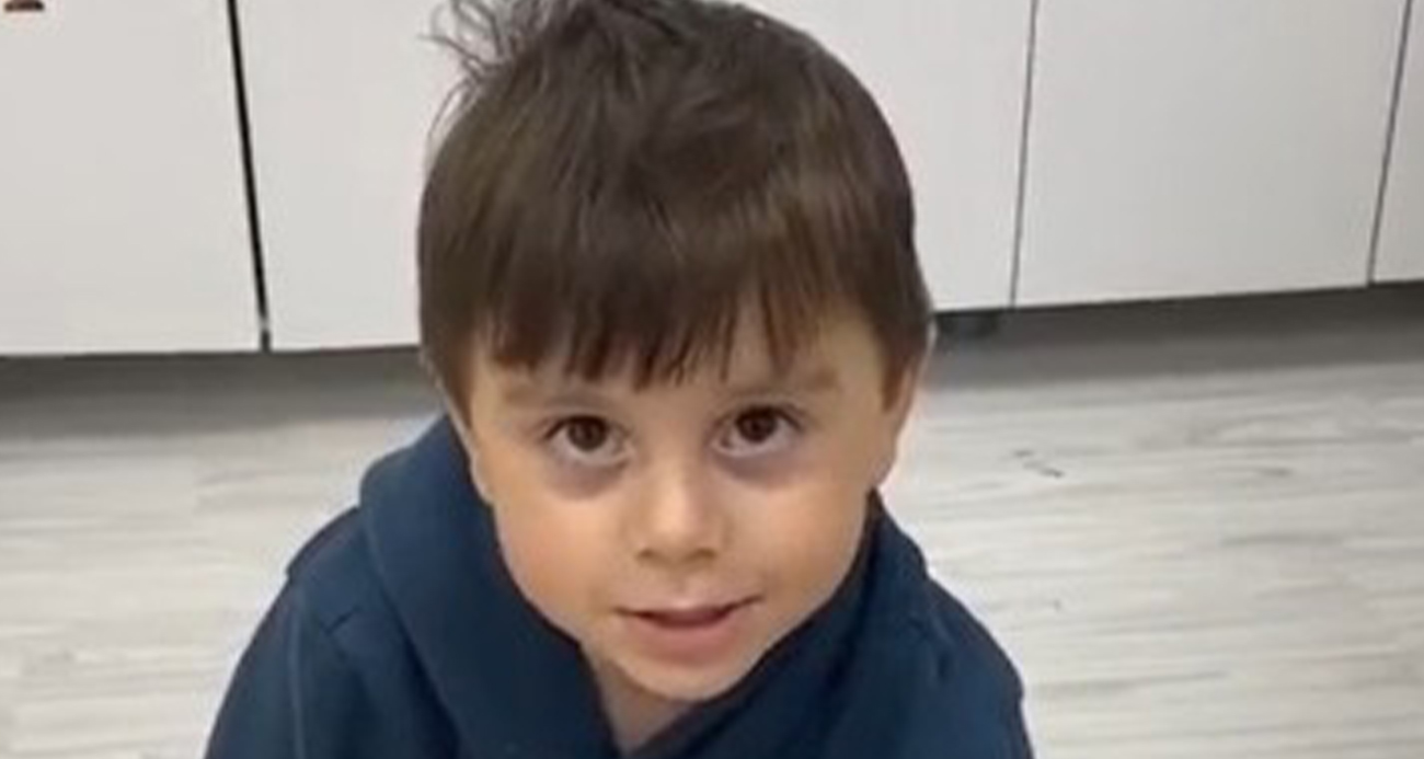 Annesiyle birlikte ölü bulunmuştu, küçük çocuğun görüntüsü yürekleri sızlattı