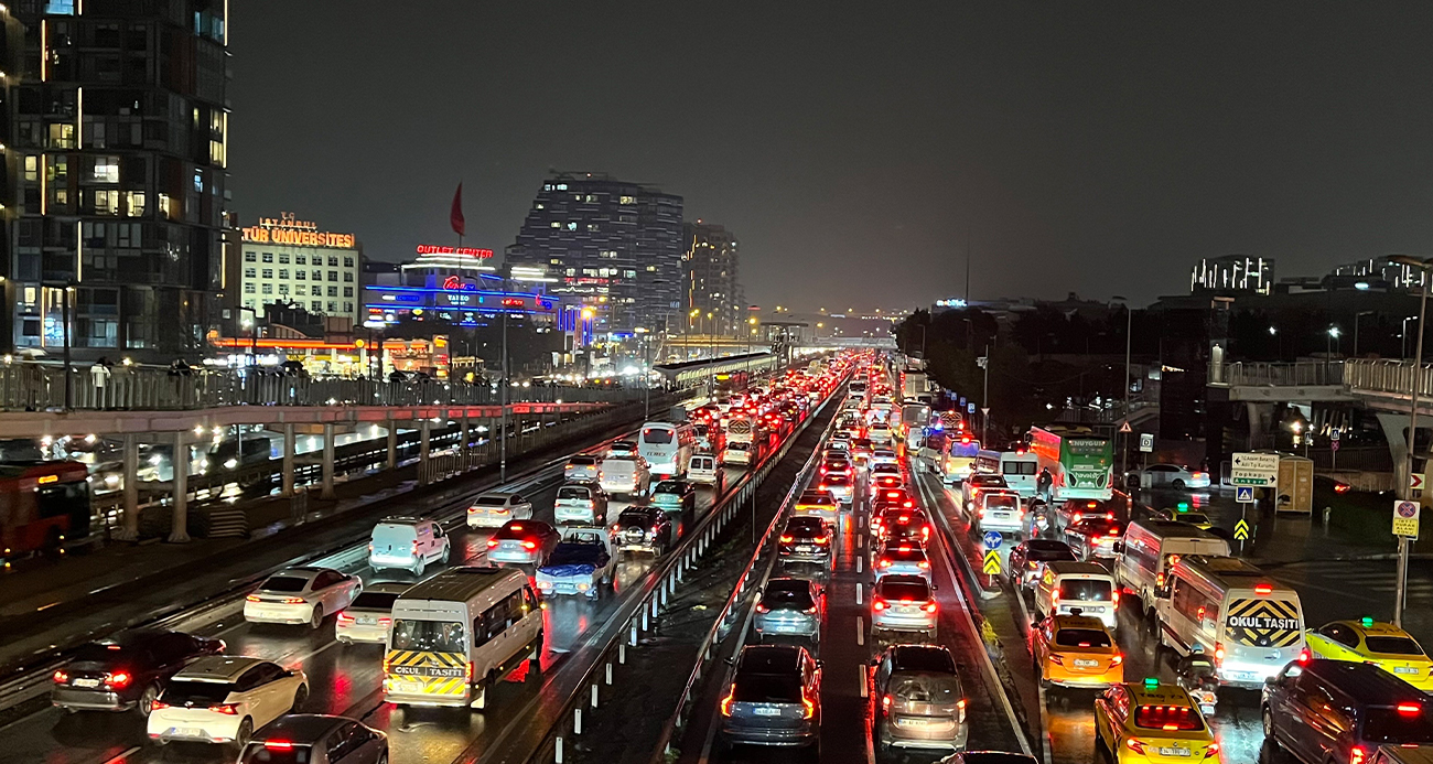 İstanbul’da trafik yoğunluğu yüzde 89’a ulaştı