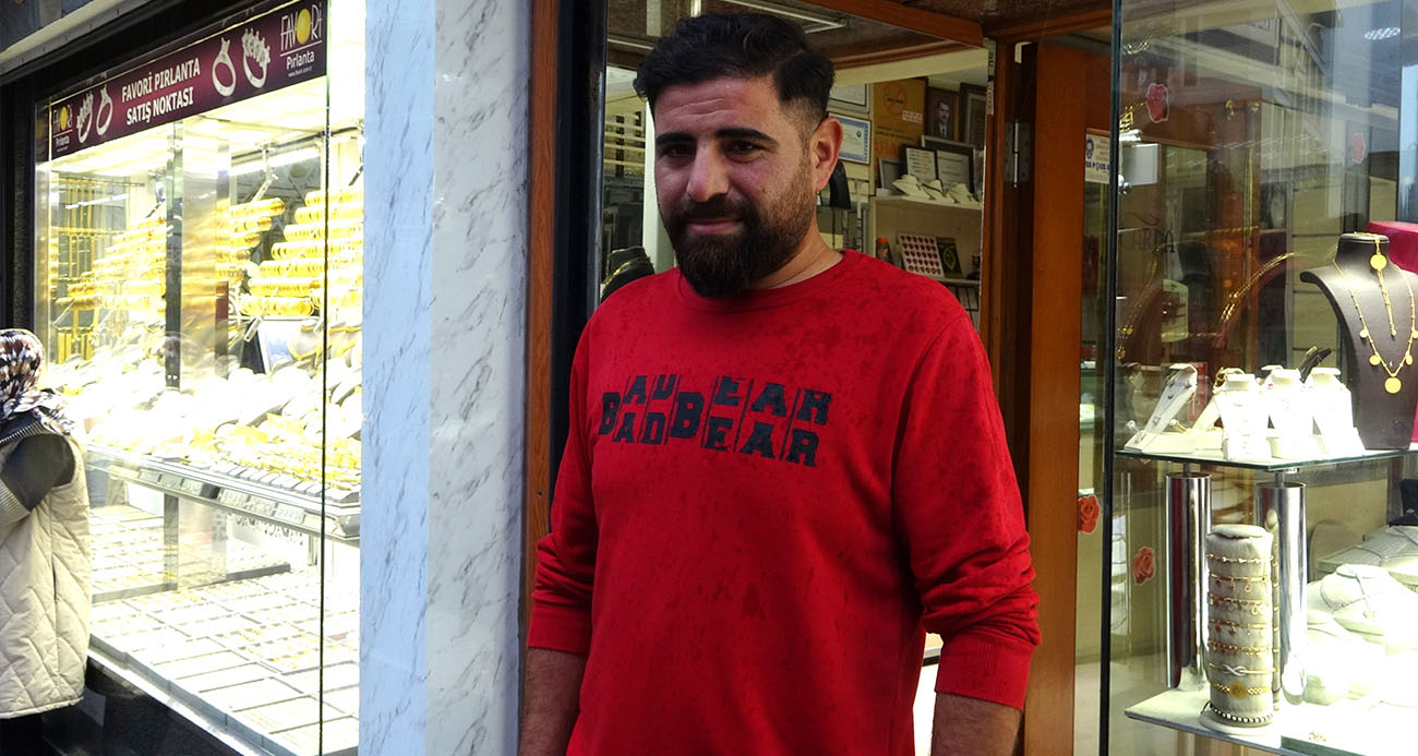 Kuyumcunun yanlışlıkla fazladan yaptığı ödemeyi iade etti