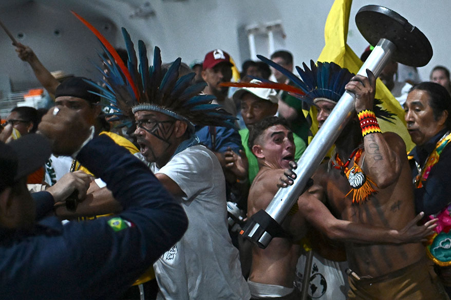 Brezilya’daki COP30 Zirvesi’nde yerliler ile güvenlik arasında çatışma