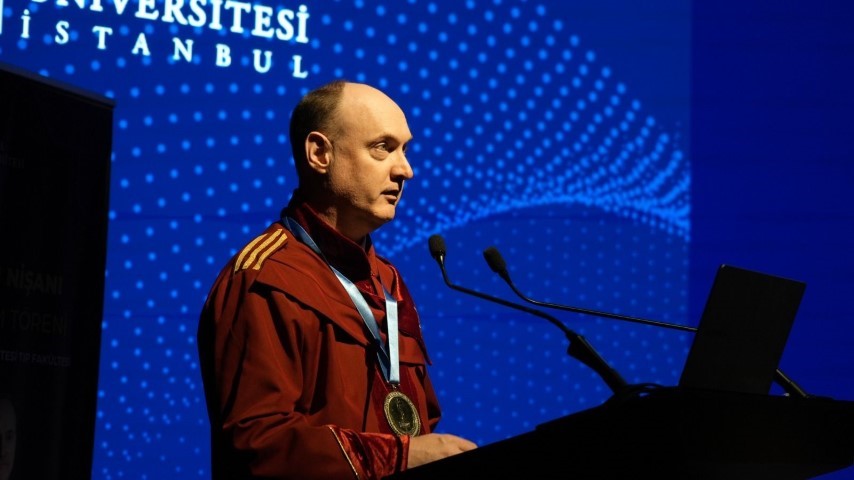 İstinye Üniversitesi Bilim Nişanı, Harvard Üniversitesi’nden Prof. Dr. Daniel Cahill’e takdim edildi