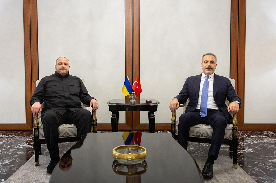 Bakan Fidan, Ukrayna Milli Güvenlik ve Savunma Konseyi Sekreteri ile bir araya geldi