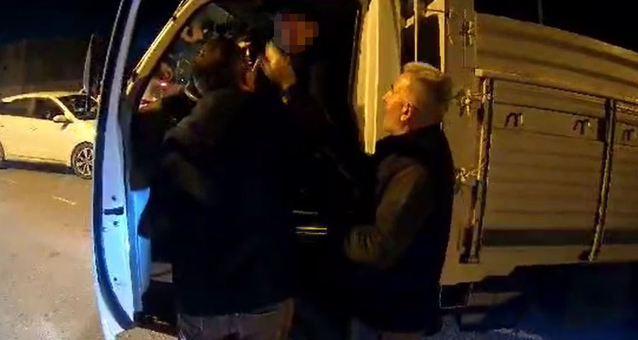 Arnavutköy’de trafikte sinir krizi: "Canım sıkkın" deyip motosiklet sürücüsüne saldırdı