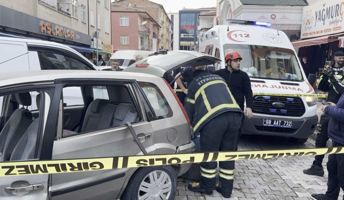 Araçtaki piknik tüpü bomba gibi patladı: 1 yaralı