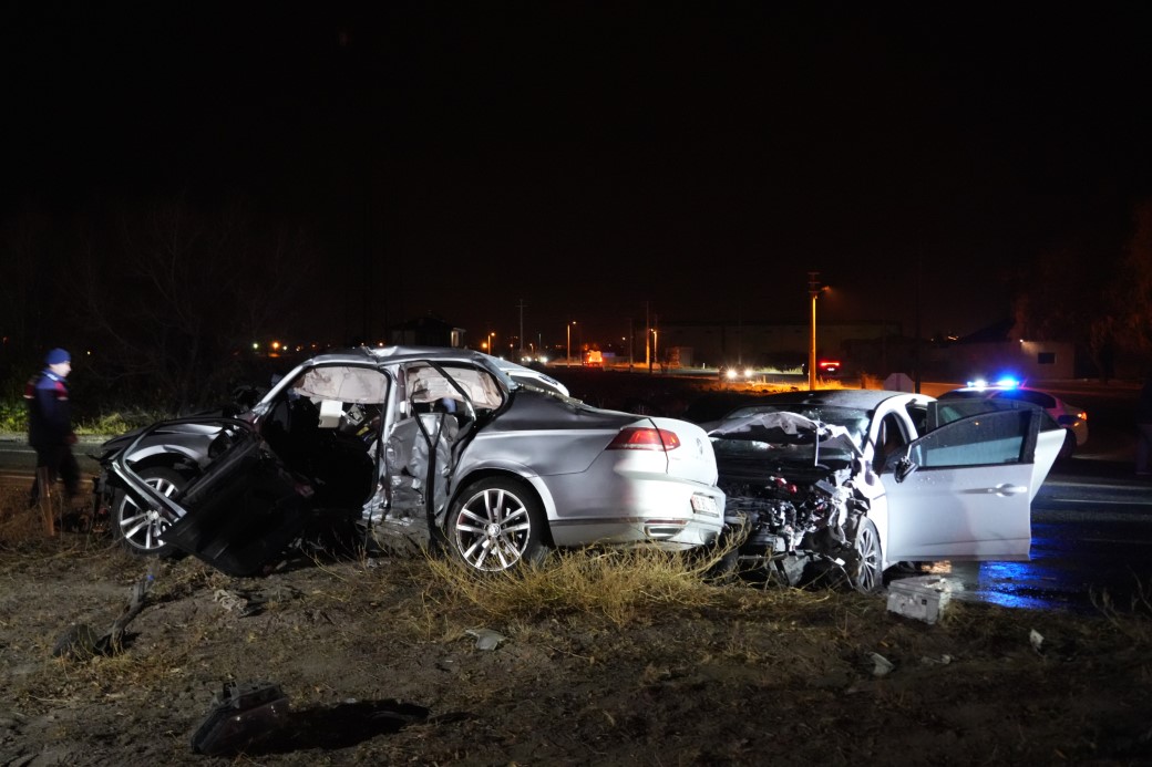 Niğde-Kayseri karayolunda feci kaza: 3 ölü, 6 yaralı