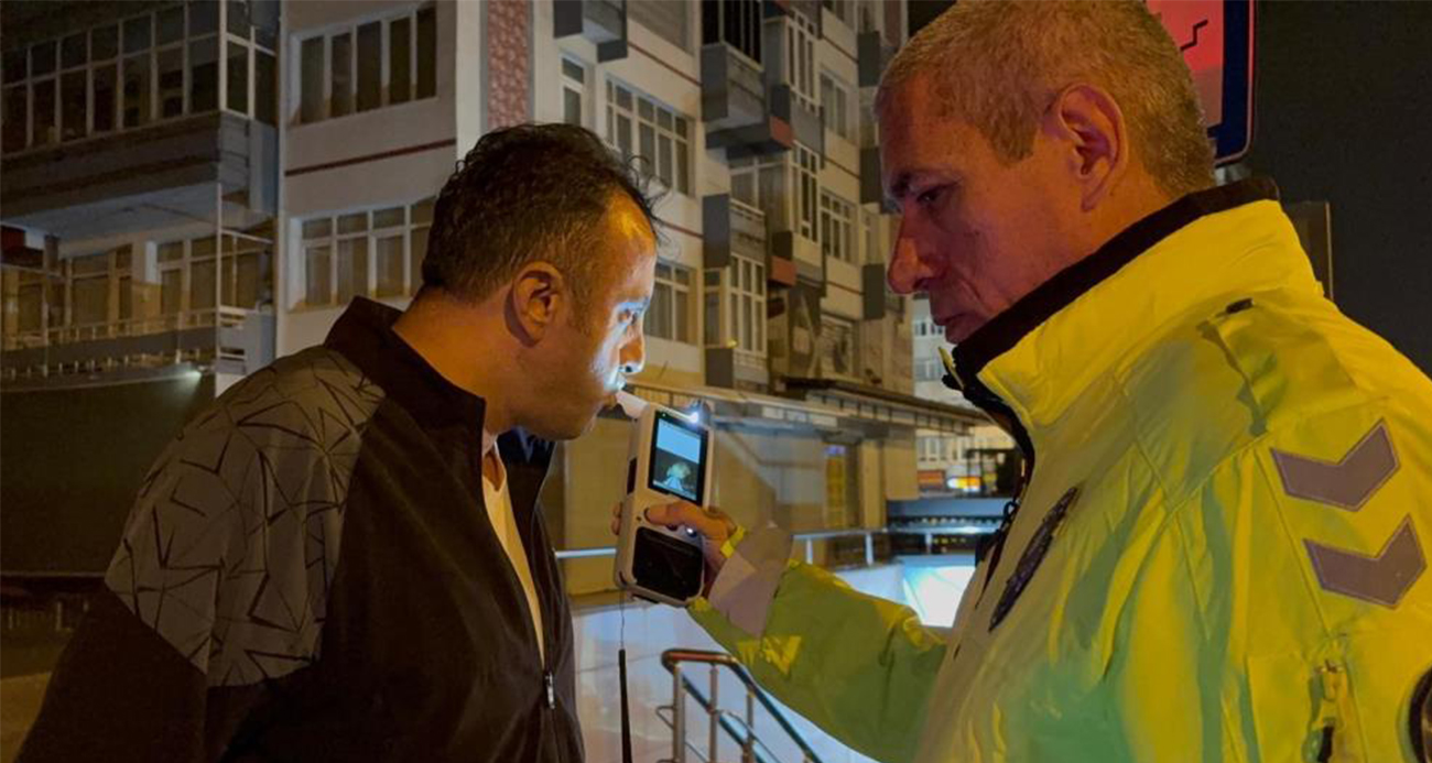 Ehliyetsiz sürücünün otomobilini almaya gelen şahıs da ehliyetsiz çıktı