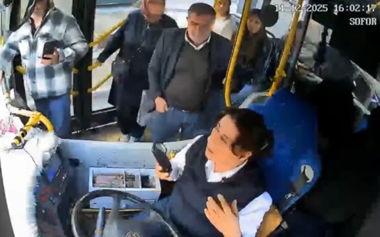 Isparta’da yol verme tartışmasında, halk otobüsü şoförüne kâbus yaşattı!