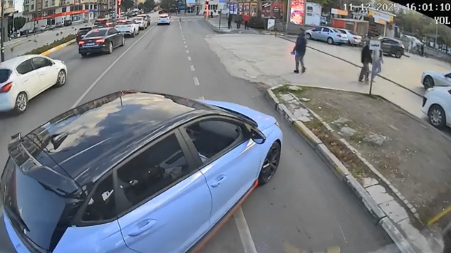 Isparta’da yol verme tartışmasında, halk otobüsü şoförüne kâbus yaşattı!