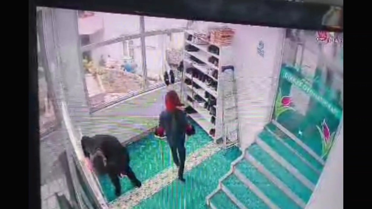 Cuma namazı için geldiği camide kalp krizi geçirdi