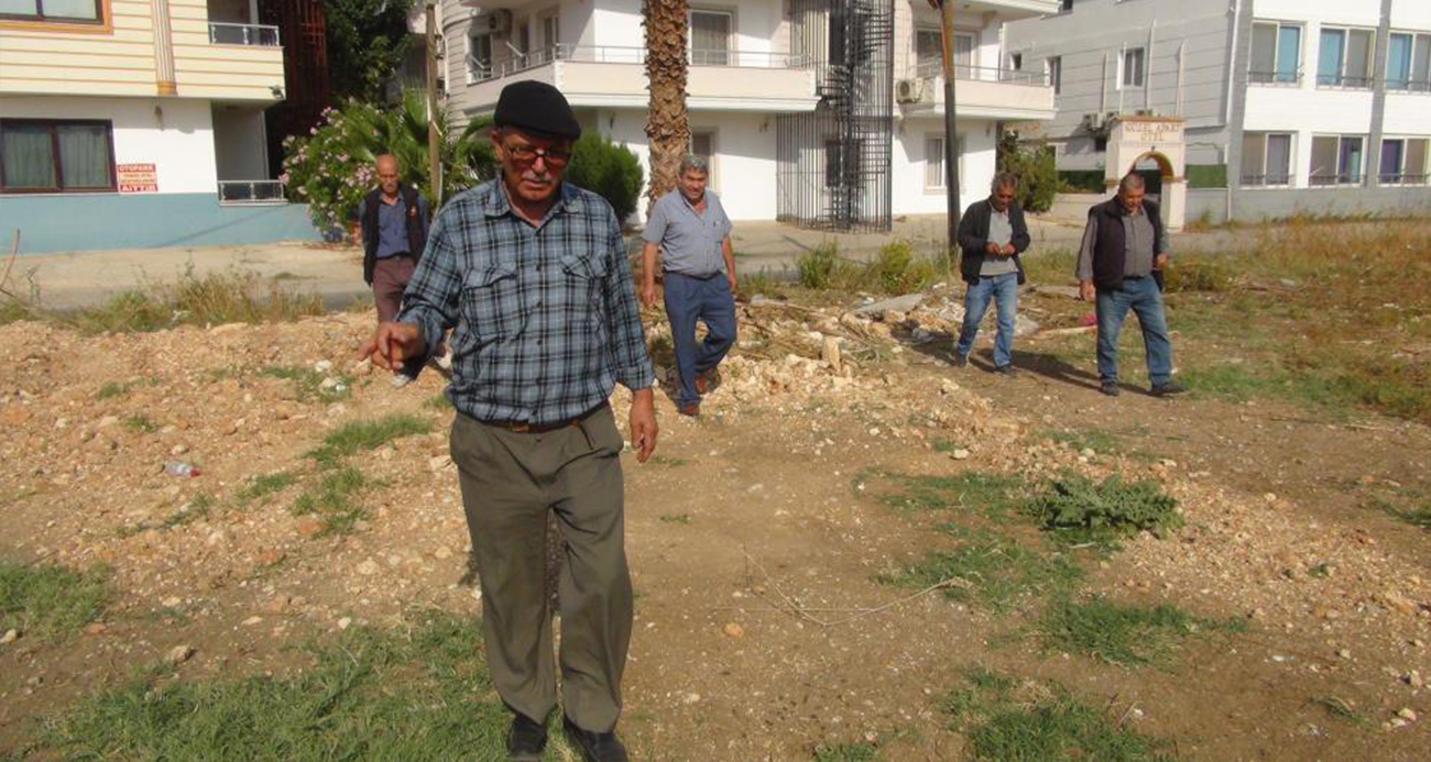 Mersin’de bir kişi yer altı su kaynaklarını bulabiliyor, bulduğunda elektrik çarpmışa dönüyor