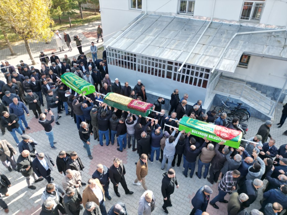 Gıda faciasında ölen anne çocukları ile birlikte torağa verildi