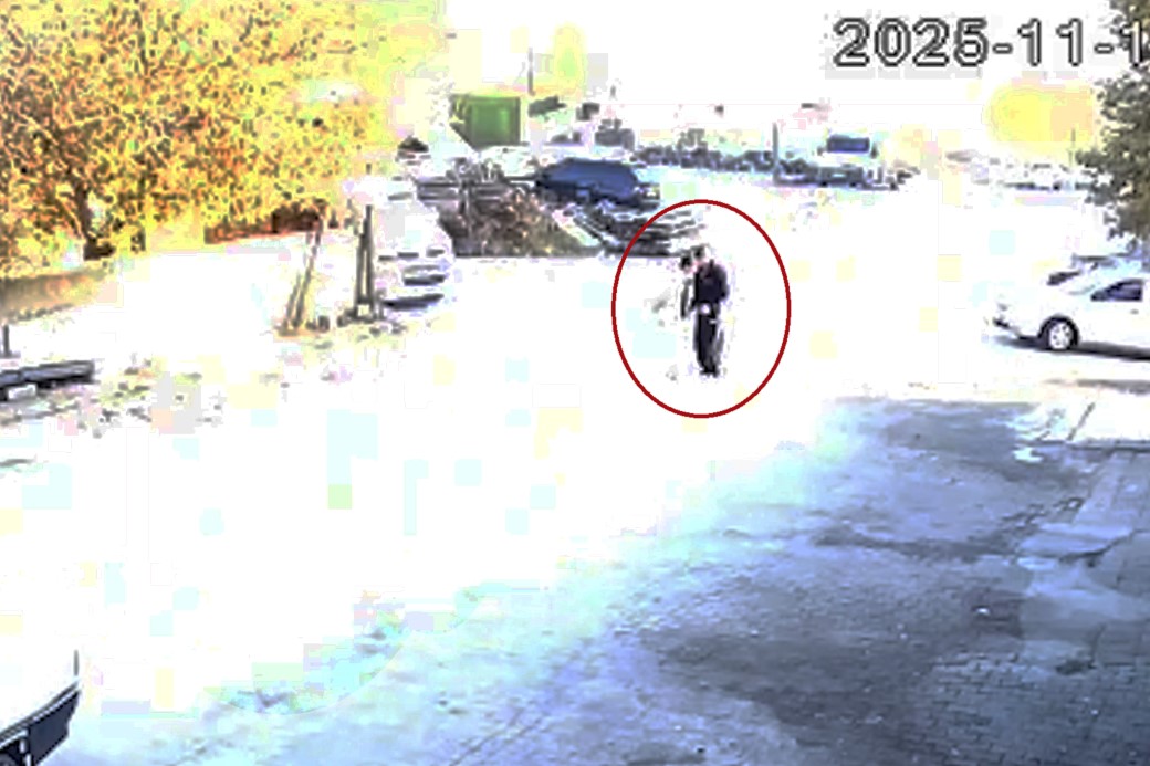 "Çakmak" bahanesiyle yaklaşıp bıçakladı