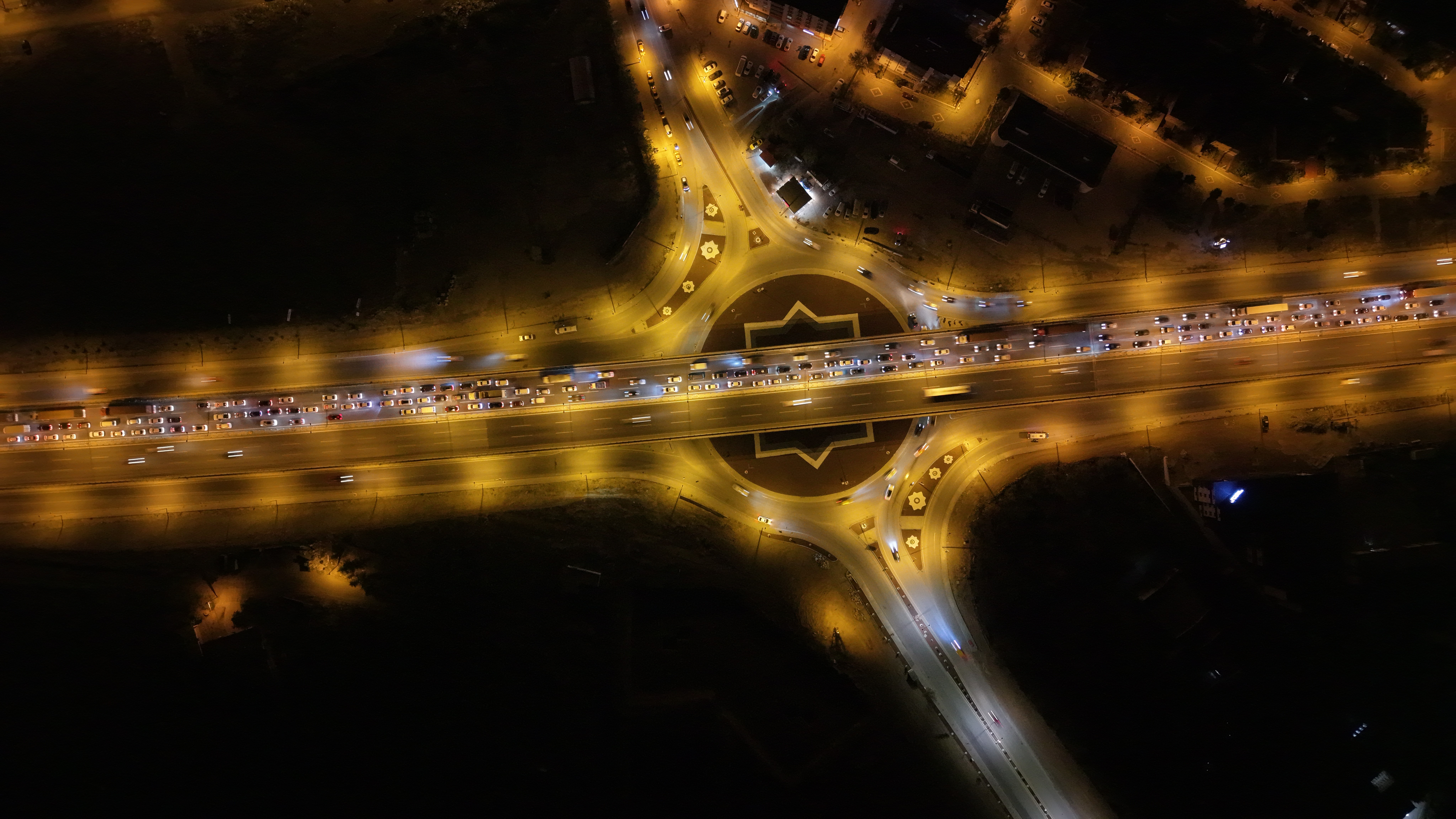 Ara tatil bitti, tatilcilerin dönüş yolculuğu başladı: 43 ilin geçiş noktasında trafik yoğunluğu arttı