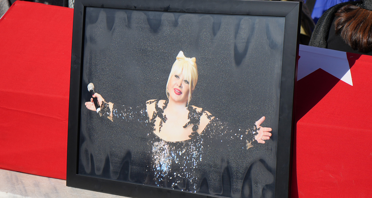 Ünlü sanatçı Muazzez Abacı son yolculuğuna uğurlandı