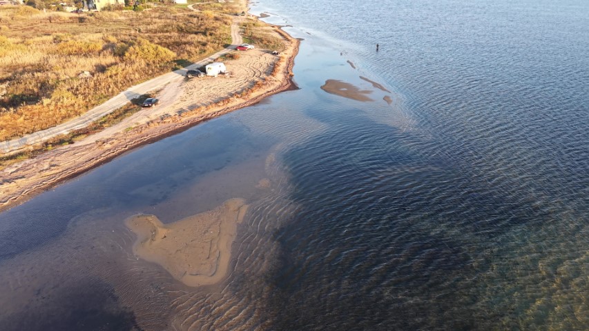Erdek Körfezi’nde deniz çekildi, antik liman gün yüzüne çıktı