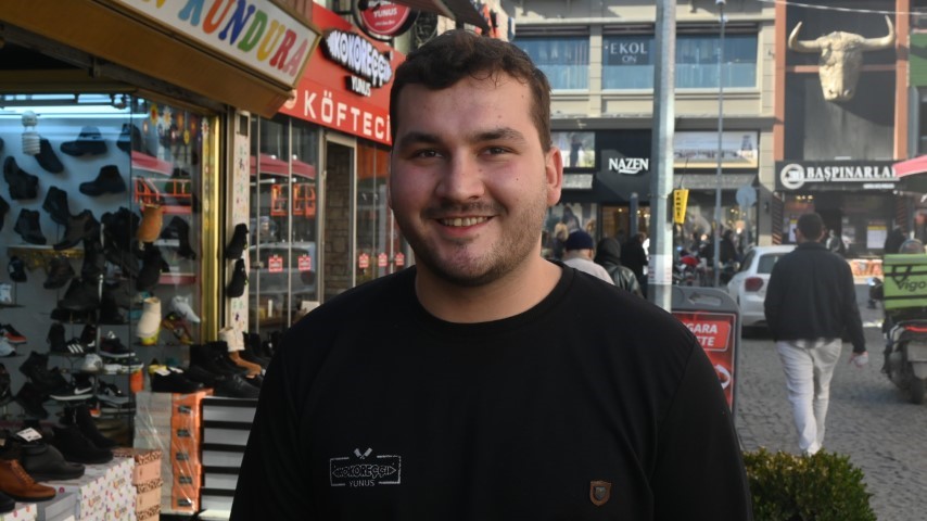 Neşeli Günler filmi gerçek oldu: Eşinin dükkanı karşısına turşucu açtı