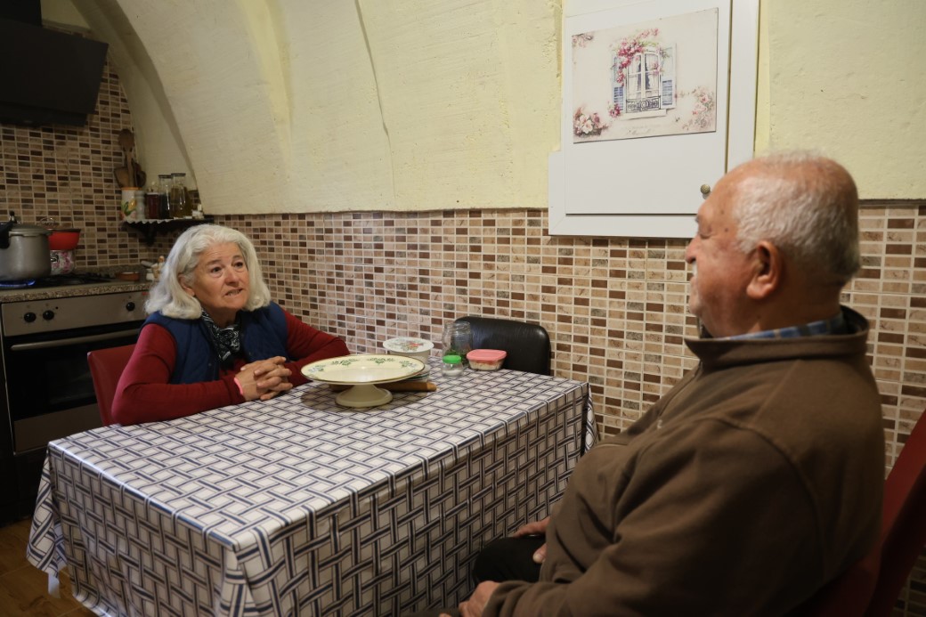 Söylediklerini sadece kendisi anlıyor