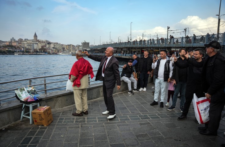 Neşeli Günler Filmi’nde Şener Şen’in canlandırdığı