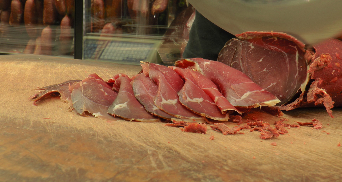 Niğde’de pastırmadan kaynaklı zehirlenme şüphesi: 5 kişi hastaneye başvurdu