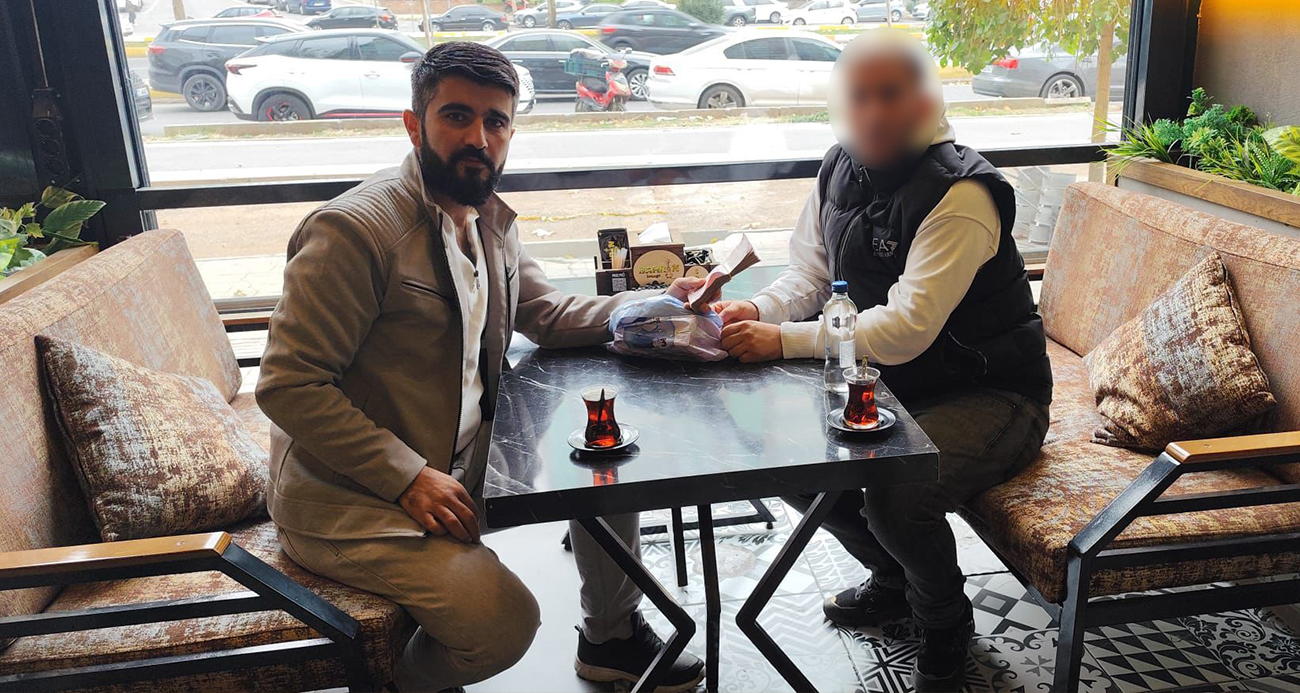 Babasından aldığı öğütle taksisinde unutulan 230 bin lirayı sahibine teslim etti