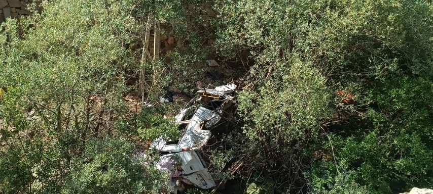 Tarım işçilerini taşıyan minibüs uçuruma yuvarlandı: 3 ölü, 4’ü ağır 18 yaralı