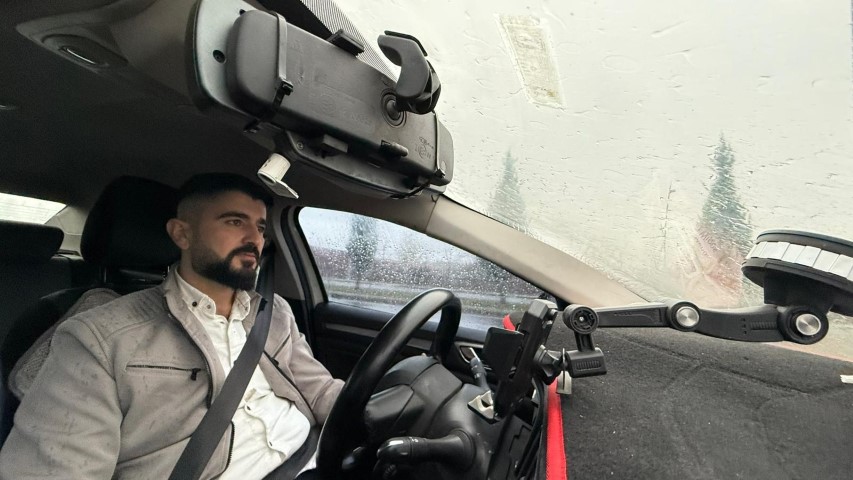 Babasından aldığı öğütle taksisinde unutulan 230 bin lirayı sahibine teslim etti