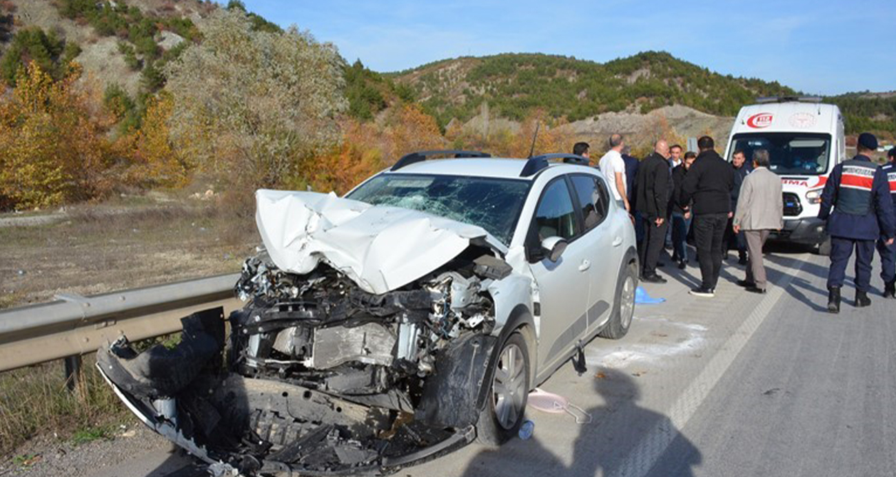 Amasya’da otomobil ile kamyon çarpıştı: 3 yaralı