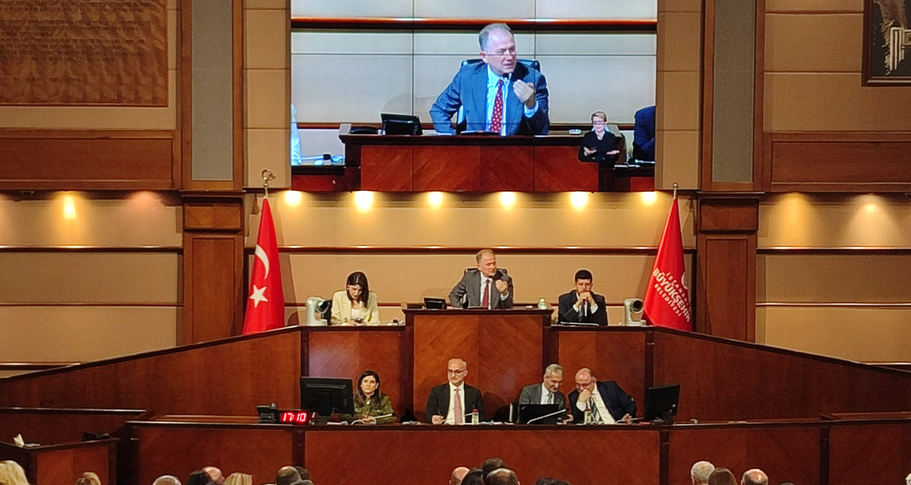 İBB Meclisi’nde "iddianame" gerginliği