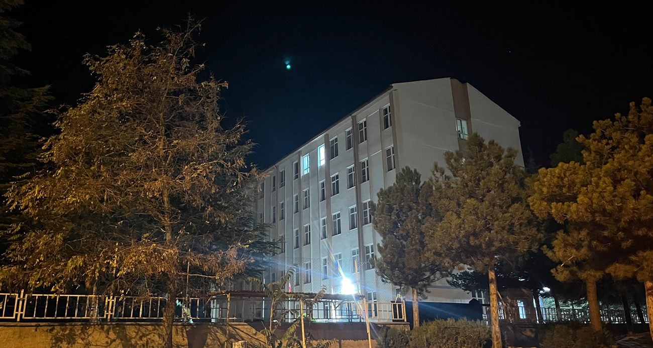 Niğde’de 6 öğrenci yedikleri pastadan sonra hastanelik oldu