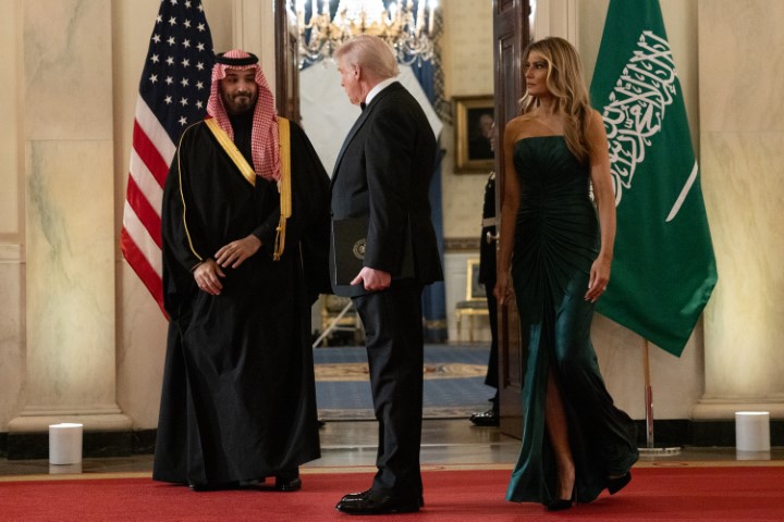 Trump, Suudi Arabistan'ı 
