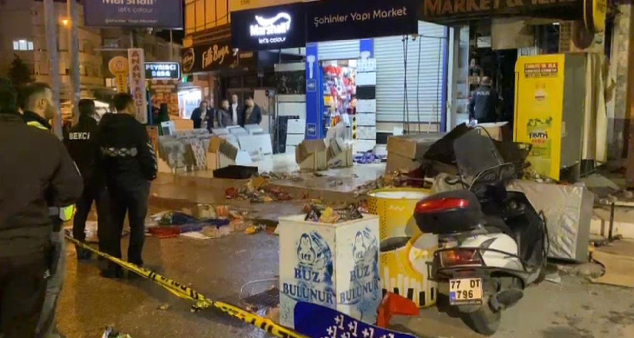 Ailesine ait tekel bayisini benzin döküp ateşe verdi: 2 yaralı