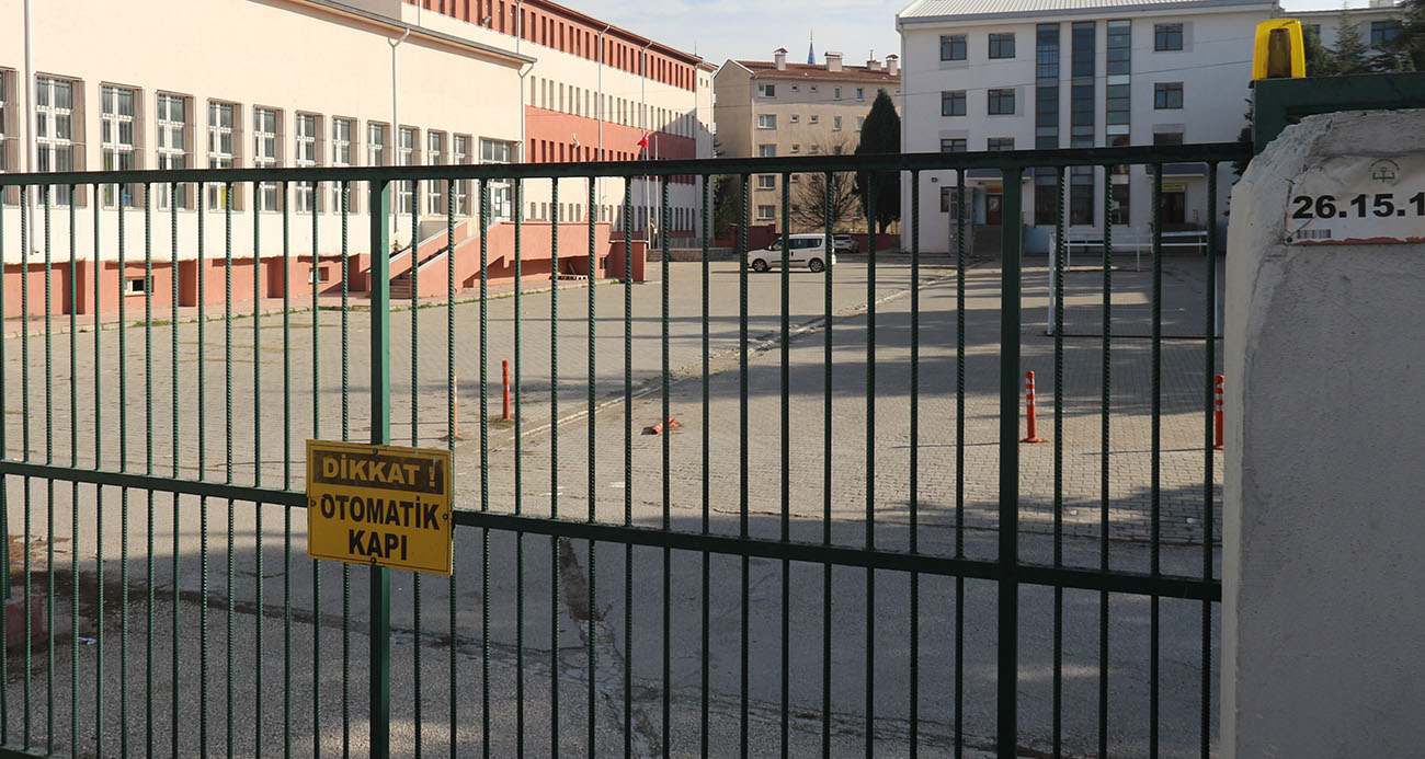 Yediği gıdadan zehirlenen lise öğrencisi hastaneye kaldırıldı