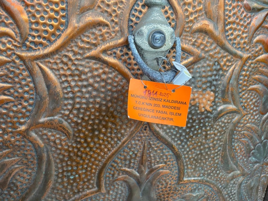 Beykoz’da duvarları ve zemini çatlayan 2 bina mühürlenerek tahliye edildi