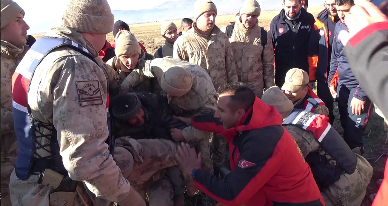 Çoban kendisini koyunların arasında sıcaklığını muhafaza ederek hayatta kalmış