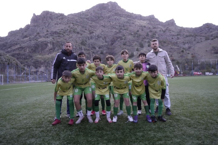 Hem başkan hem antrenör hem de kaleci