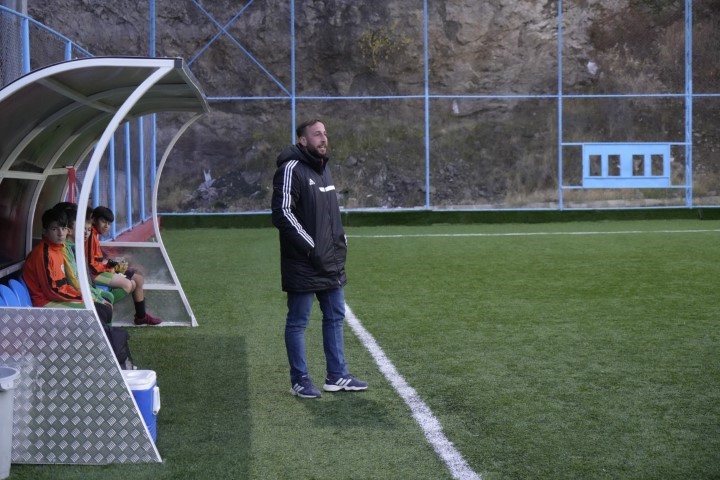 Hem başkan hem antrenör hem de kaleci