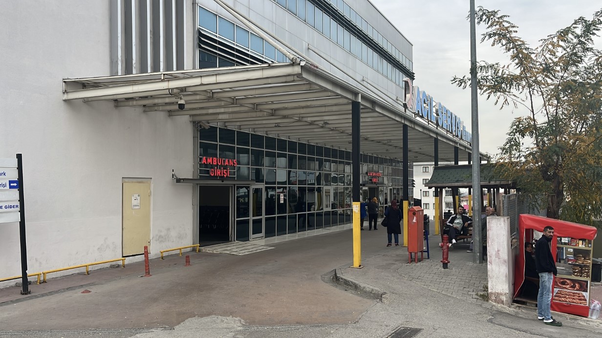 Özel lisede gıda zehirlenmesi alarmı: 14 öğrenci hastaneye kaldırıldı