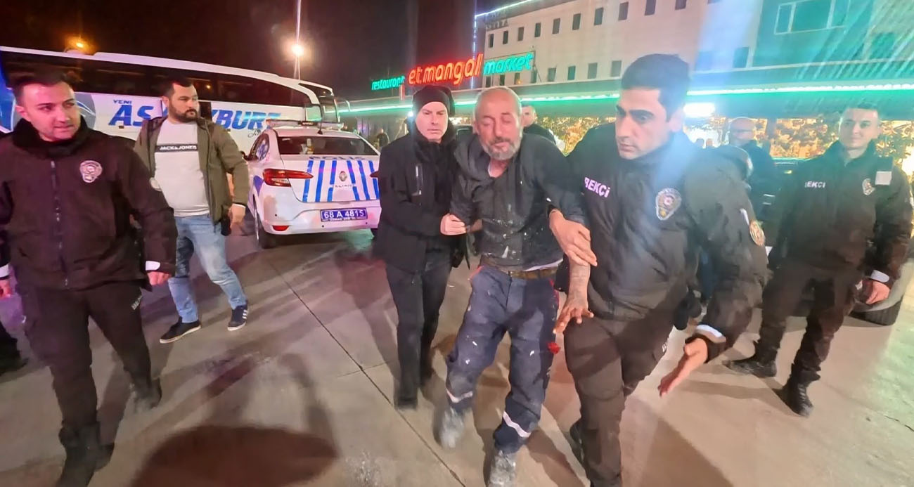 "Gözüm görmüyor neredeyim ben?" dedi, gözünü karakolda açtı