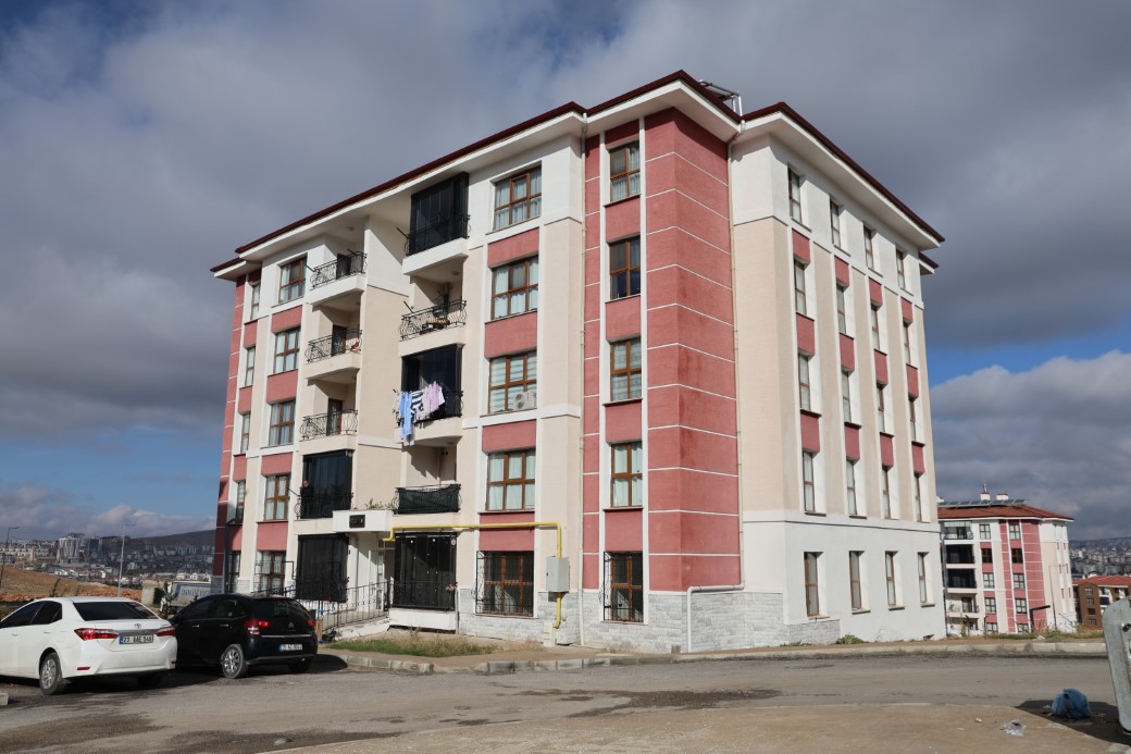 Evine yerleşen depremzede: 