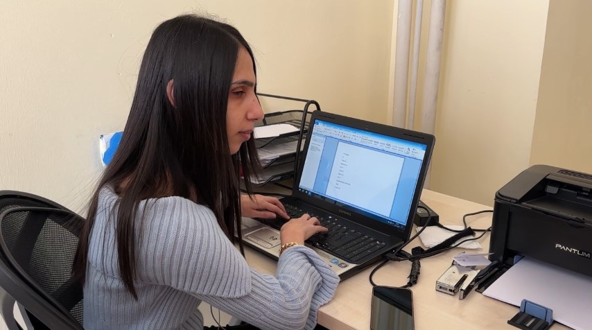 Gözleri görmüyor ama yüreği ışıl ışıl