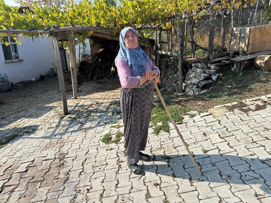 450 yıllık köy hayalet köye dönüştü...Köyde sadece 4 kişi yaşıyor