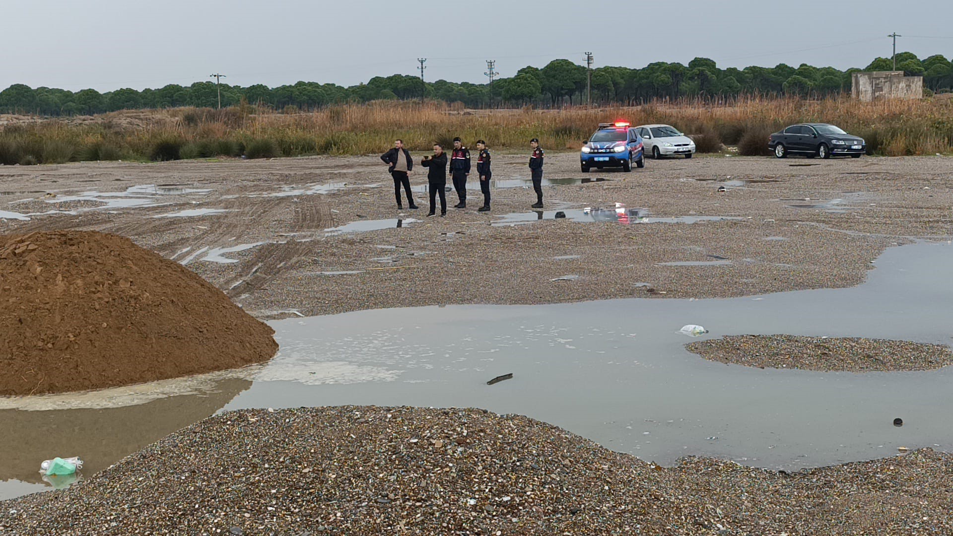 Antalya’da kumları çalıp sahilleri talan etmişlerdi: Kamyonlar dolusu plaj kumu bulundu
